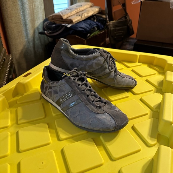 Coach Sneakers size 10m - Picture 1 of 9